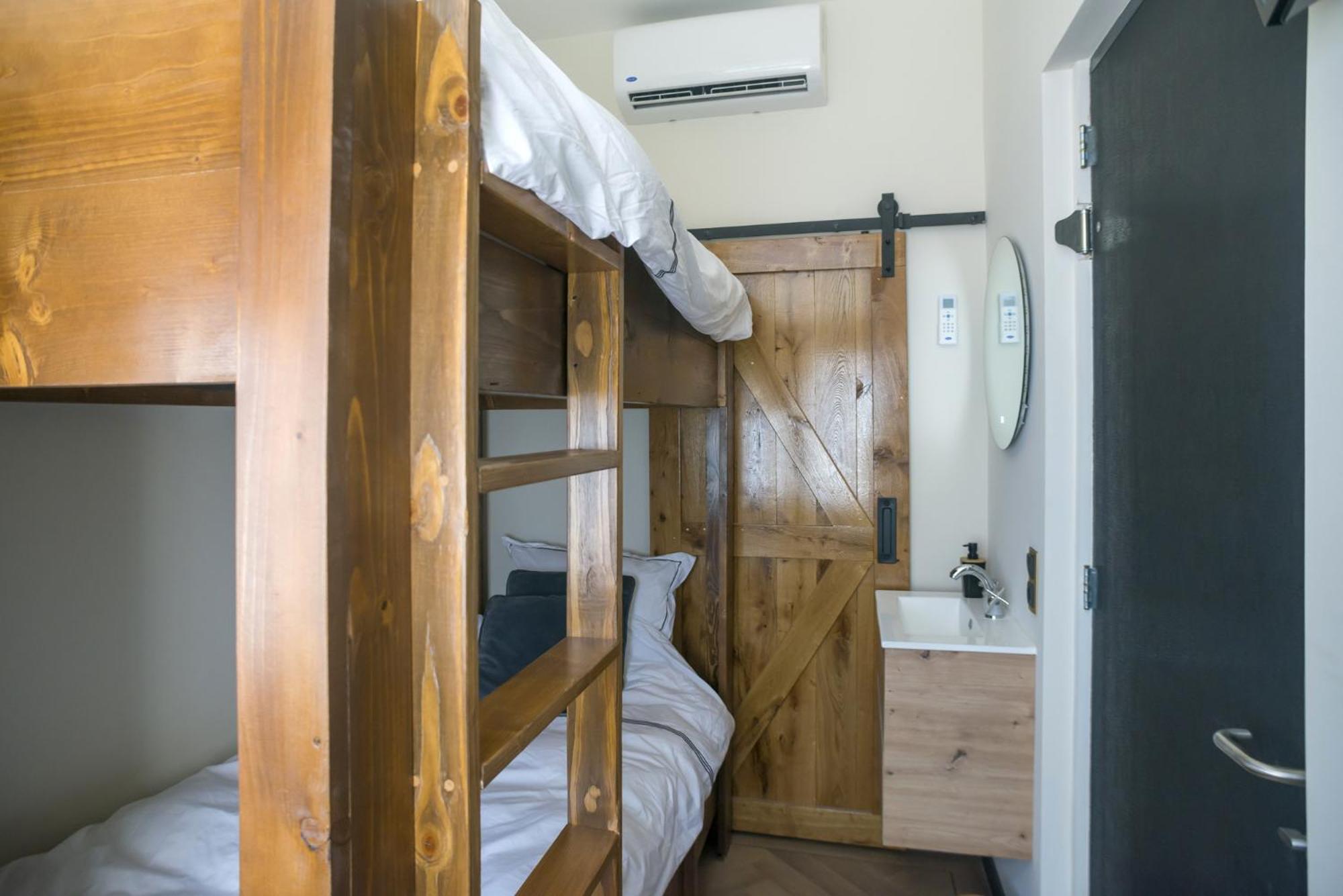 Petite Room With Wifi, Ac, And Shared Kitchen Tilburg Zewnętrze zdjęcie